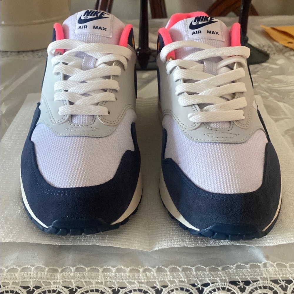 Air Max View 4